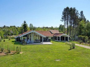 Holiday Home Brynhild - 500m from the sea by Interhome, Bogø By